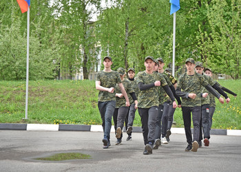 Губкинские старшеклассники участвуют в военно-патриотической игре «Зарница 2.0»