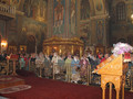 Ночное Пасхальное богослужение в Спасо-Преображенском кафедральном соборе объединило сотни губкинцев в единую православную семью