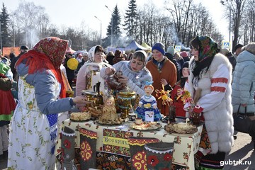 Встретили весну, как полагается: весело и сытно