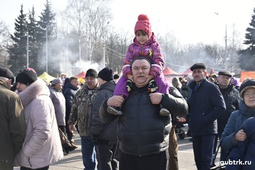 Встретили весну, как полагается: весело и сытно