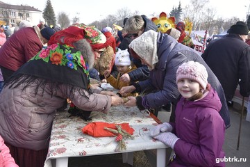 Встретили весну, как полагается: весело и сытно