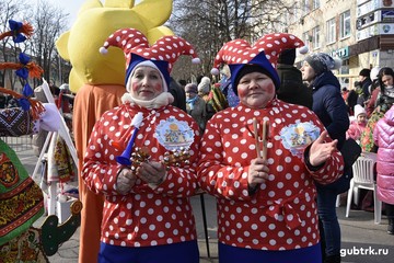 Встретили весну, как полагается: весело и сытно