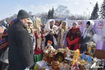 Встретили весну, как полагается: весело и сытно