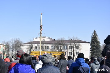 Встретили весну, как полагается: весело и сытно