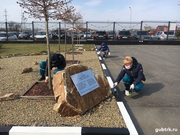 Специалисты Белгородэнерго обеспечили освещение братских могил в селах Старая Безгинка, Щетиновка и Стрелецкое