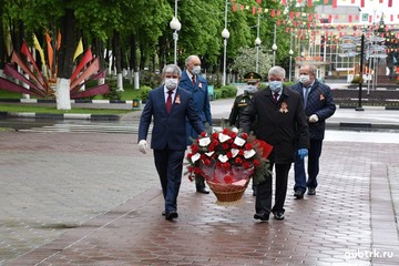 В этом году великий праздник – День Победы прошёл без привычного парада, шествия Бессмертного Полка и праздничного концерта на главной площади