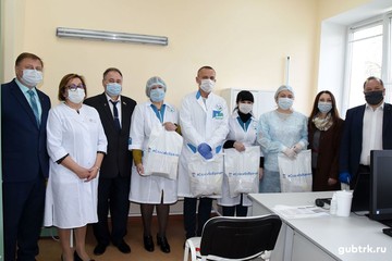 Губкинские единороссы присоединились к благотворительной акции «Спасибо врачам»