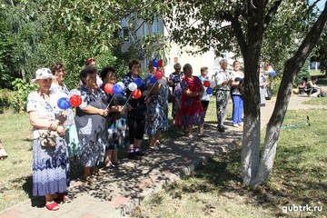 День флага России отметили в посёлке Троицком