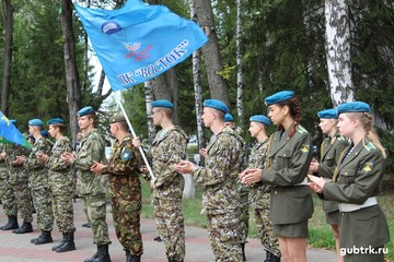 Губкинские курсанты покорили небо