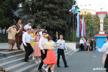 В День города в Губкине состоялся Бал Победы