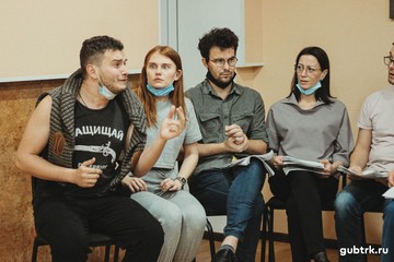 Губкинские актеры театра провели театральную читку