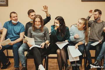 Губкинские актеры театра провели театральную читку