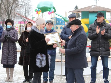 В рамках проекта «Формирование комфортной городской среды» Губкине открыли сквер «Детский»