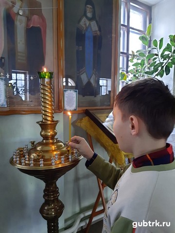Познавательный час «Лик святой нам душу греет»