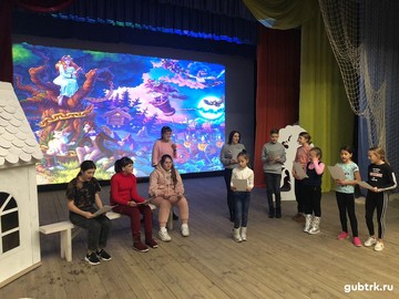 Для троицких ребят провели веселое занятие с театрализованной постановкой