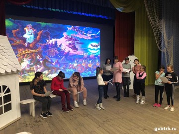 Для троицких ребят провели веселое занятие с театрализованной постановкой