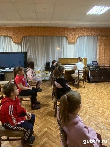 В Центре культурного развития поселка Троицкий 25 декабря состоялся час общения «Музыка в нашей жизни»
