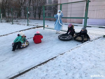 22 декабря троицкими культработниками проведено спортивно-развлекательное мероприятие «Быстрые сани»