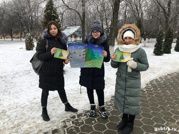 С 20 по 23 декабря на Троицкой территории проходила экологическая акция «Сохраним зеленую ель»