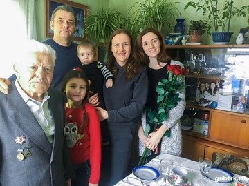 На новогодних праздниках белгородские энергетики поздравили с 95-летием ветерана Великой Отечественной войны, ветерана Белгородэнерго Николая Шевцова