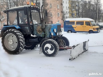 В Губкине ведется активная работа по уборке снега