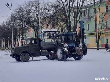 В Губкине ведется активная работа по уборке снега