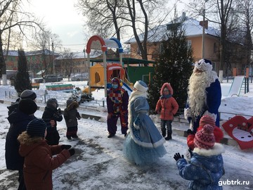 Для воспитанников Губкинского социально-реабилитационного центра для несовершеннолетних провели интерактивную новогоднюю программу