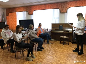 Кристина Иванникова провела увлекательную беседу о музыкальных стилях «барокко», «классицизм», «романтизм»