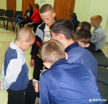 Творческие специалисты Казацкостепского Дома культуры  провели для ребят посёлка развлекательное мероприятие