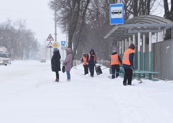 В Губкине ведется активная работа по уборке снега