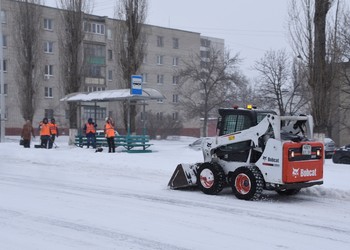 В Губкине ведется активная работа по уборке снега
