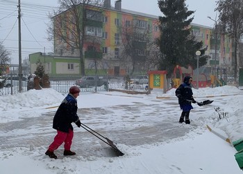 В Губкине ведется активная работа по уборке снега