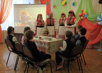 10 февраля в любительском объединении «Троицкие посиделки» состоялась развлекательная программа «Посидим у самовара»