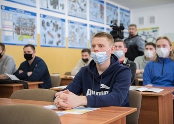 Специалисты Белгородэнерго рассказали курсантам Белгородской автошколы  ДОСААФ России о правилах работы вблизи ЛЭП