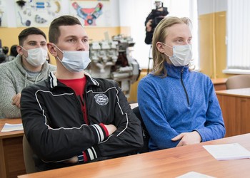 Специалисты Белгородэнерго рассказали курсантам Белгородской автошколы  ДОСААФ России о правилах работы вблизи ЛЭП
