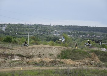 15 мая на восточном склоне балки Грачёв Лог прошли соревнования по мотокроссу
