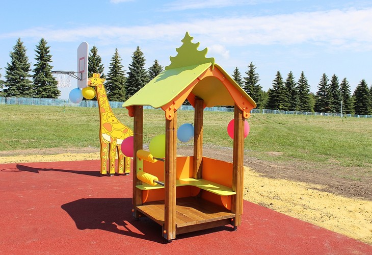 В Губкинском городском округе появились 2 новые детские площадки