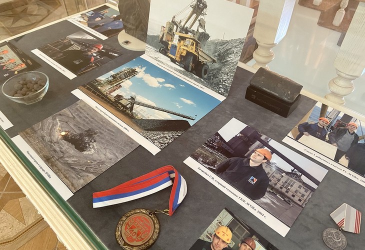 В губкинском Музее истории КМА открыта выставка, посвященная Дню металлурга