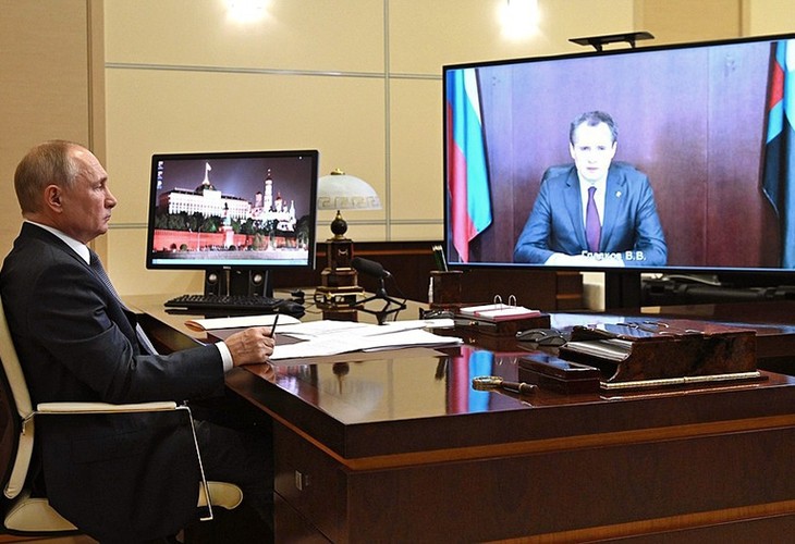 Врио губернатора Белгородской области Вячеслав Гладков встретился с Владимиром Путиным в формате видеоконференции