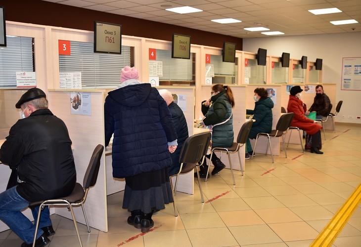 QR-код есть — доступа к «Госуслугам» нет: почему растут очереди в МФЦ Губкина