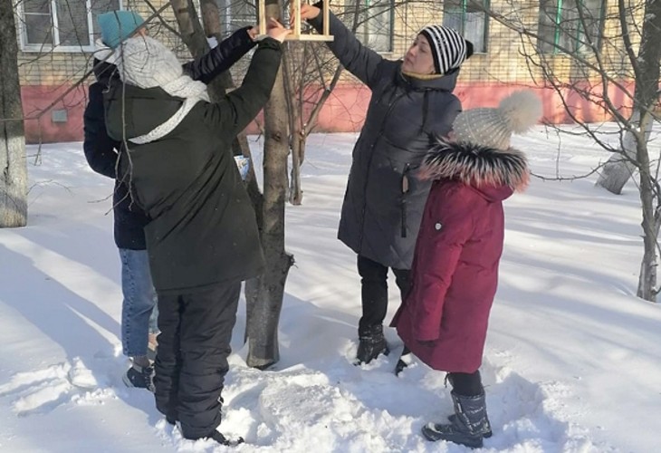 В посёлке Троицкий прошла акция «Поможем зимующим птицам»