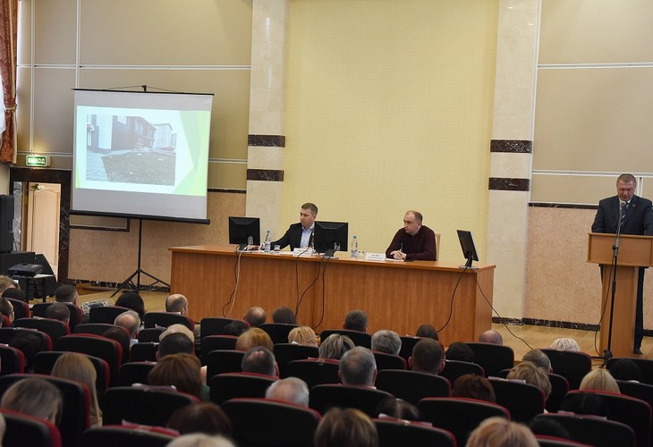 В ЦКР «Форум» прошло совещание при главе администрации по благоустройству Губкинского городского округа