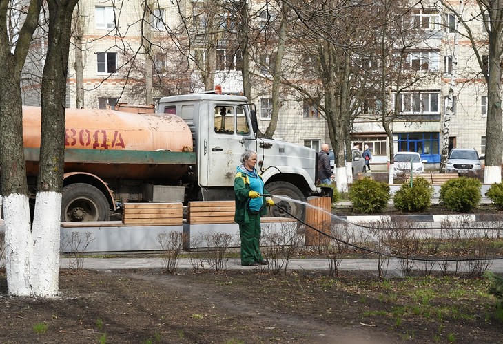 Службы Губкина продолжают приводить город в порядок
