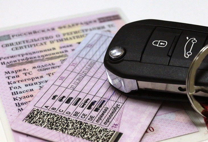 Срок действия истекших водительских удостоверений продлевается на 3 года