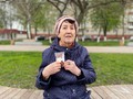 «Не смогли остаться в стороне»: рукодельницы Губкина делают броши из Георгиевских лент