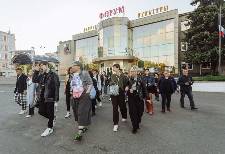 В Губкине прошла выставка-променад «Тактики прислушивания»