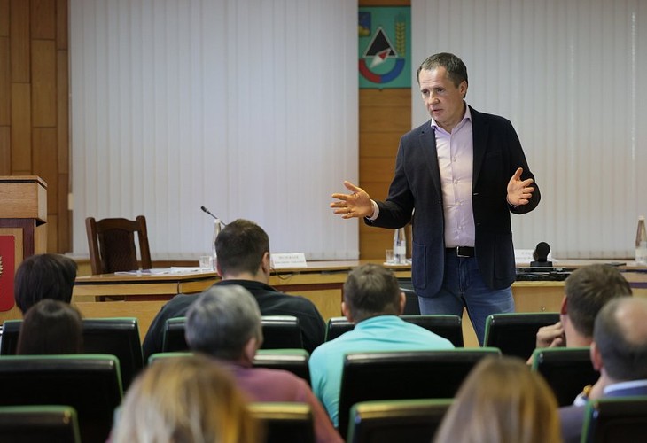 Вячеслав Гладков снова встретился с жителями Губкина