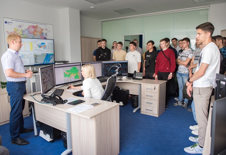 Студенты-энергетики побывали на экскурсии в Центре управления сетями Белгородэнерго