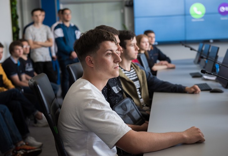 Студенты-энергетики побывали на экскурсии в Центре управления сетями Белгородэнерго