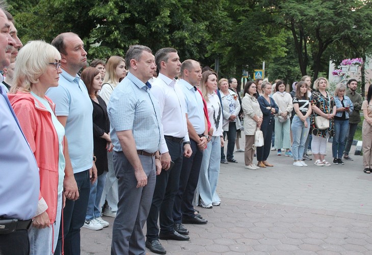 В День памяти и скорби в Губкине зажгли «Свечи памяти»